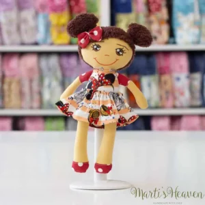 малка кукла с рокля мини маус